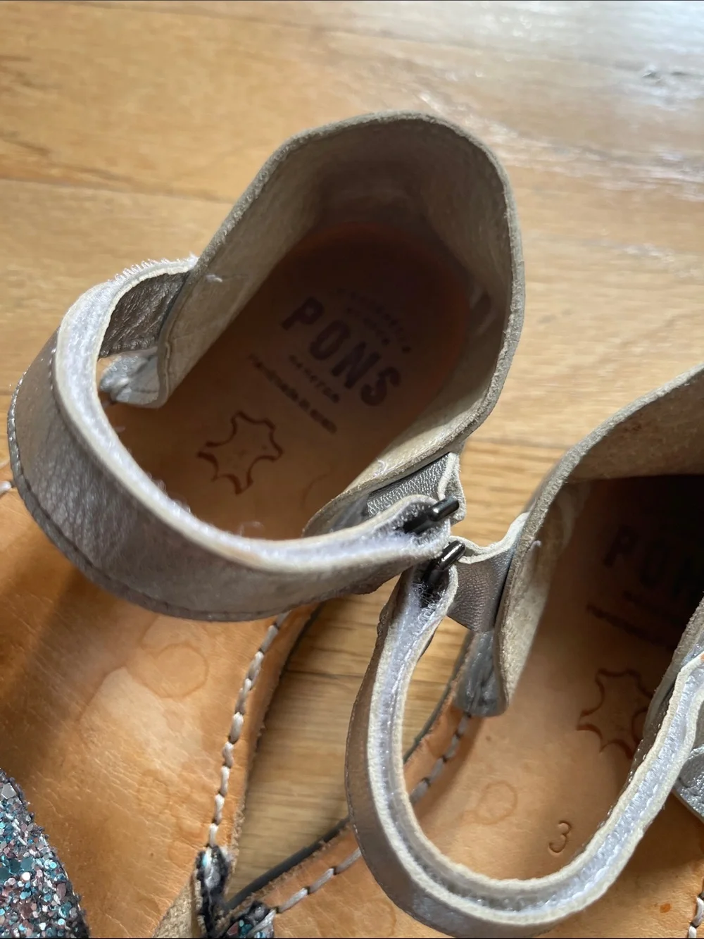 Girls Pons Avarcas Sandals size 3